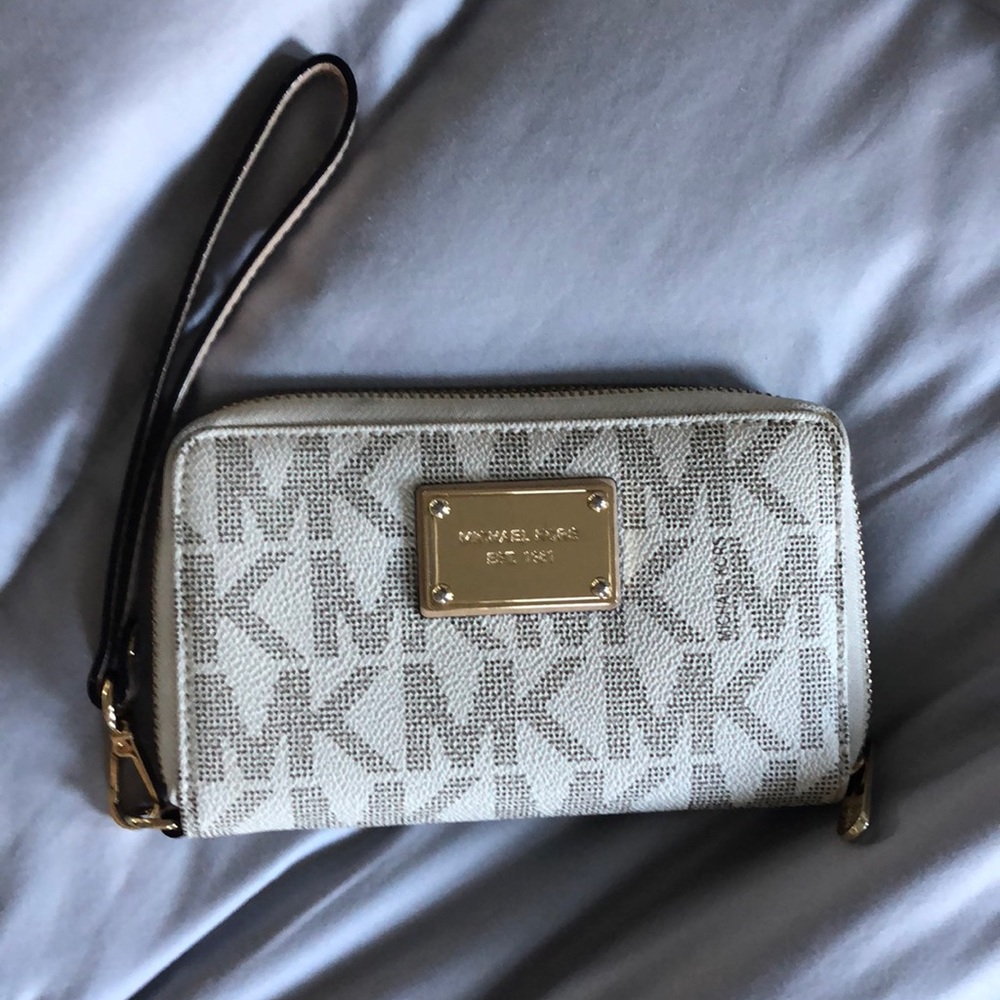 Wristlet